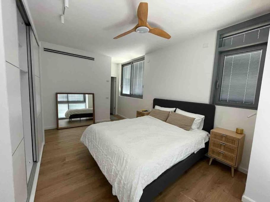 Luxury Facing Balcony * Tel Aviv