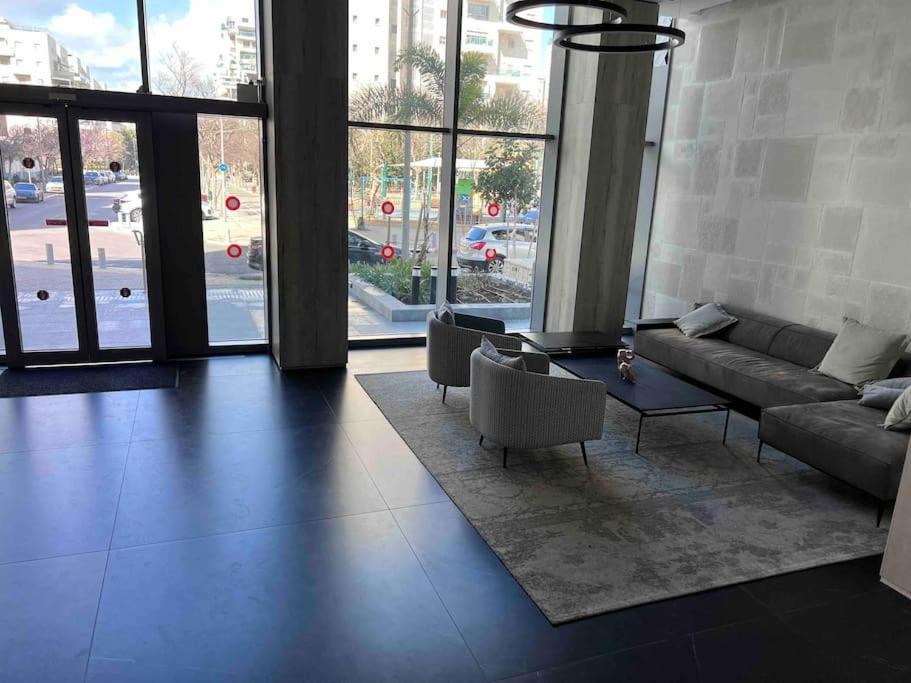 Luxury Facing Balcony Apartment *